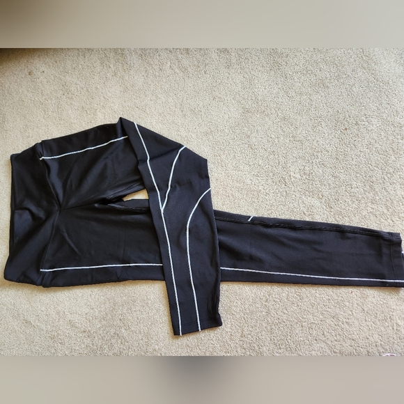 PINK Black Active Leggings | Ankle Length - Picture 1 of 4